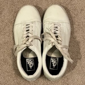 White old skool leather vans 🤍
